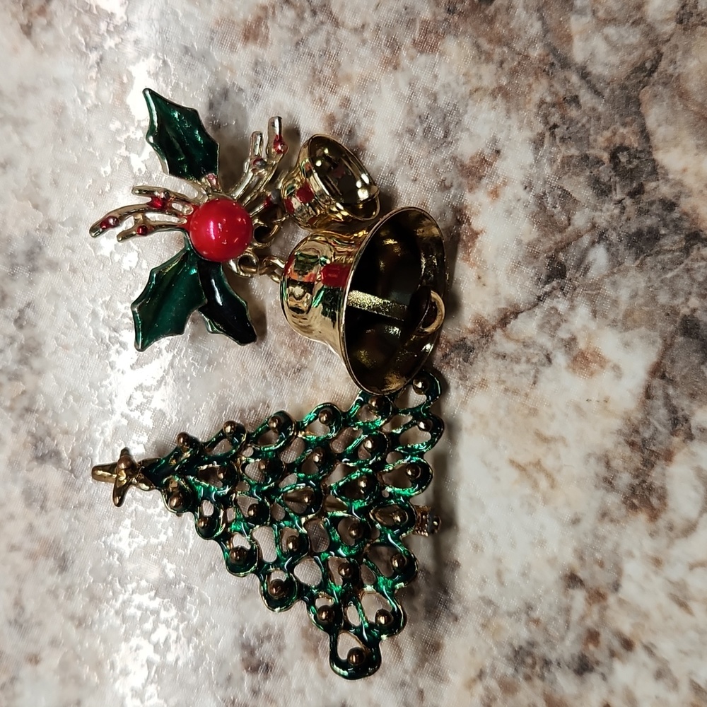 2 Vintage Christmas Brooch